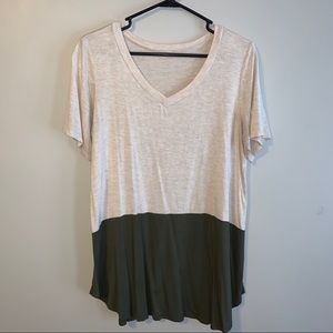 🖤V-Neck Two Toned T-shirt🖤